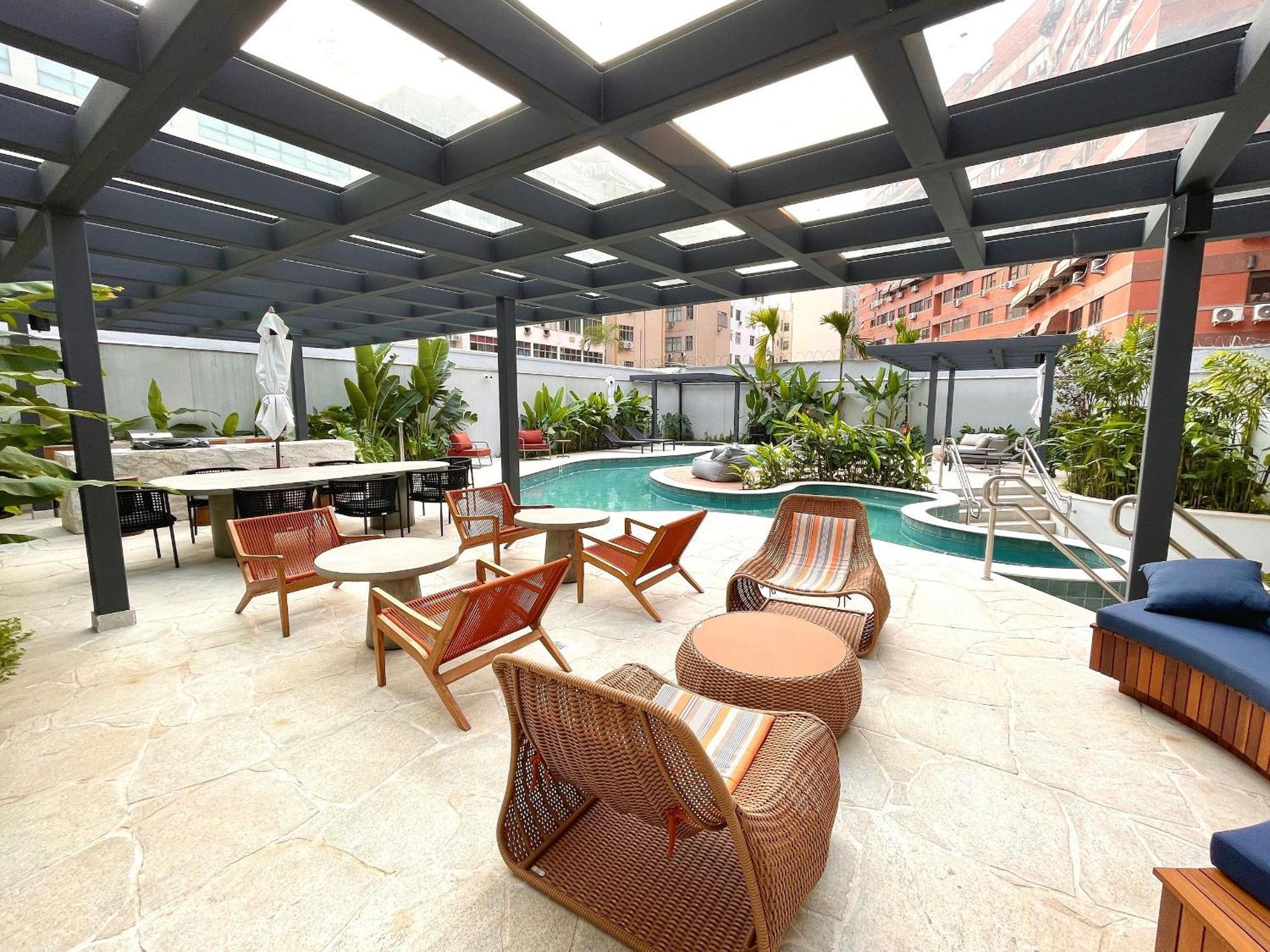 Leblon - Moderno Com Piscina E Academia.