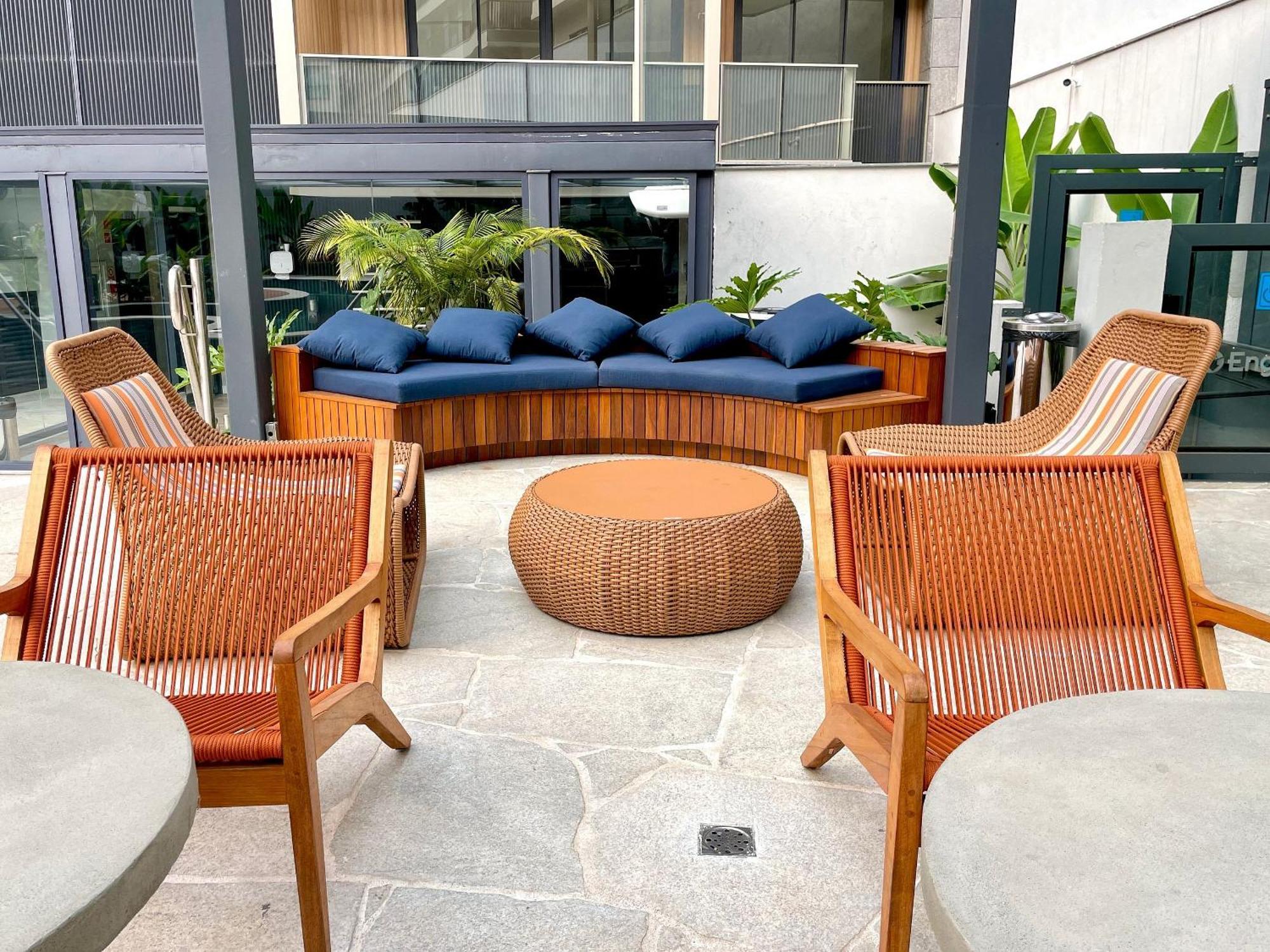 Apartamento Leblon - Moderno Com Piscina E Academia. *