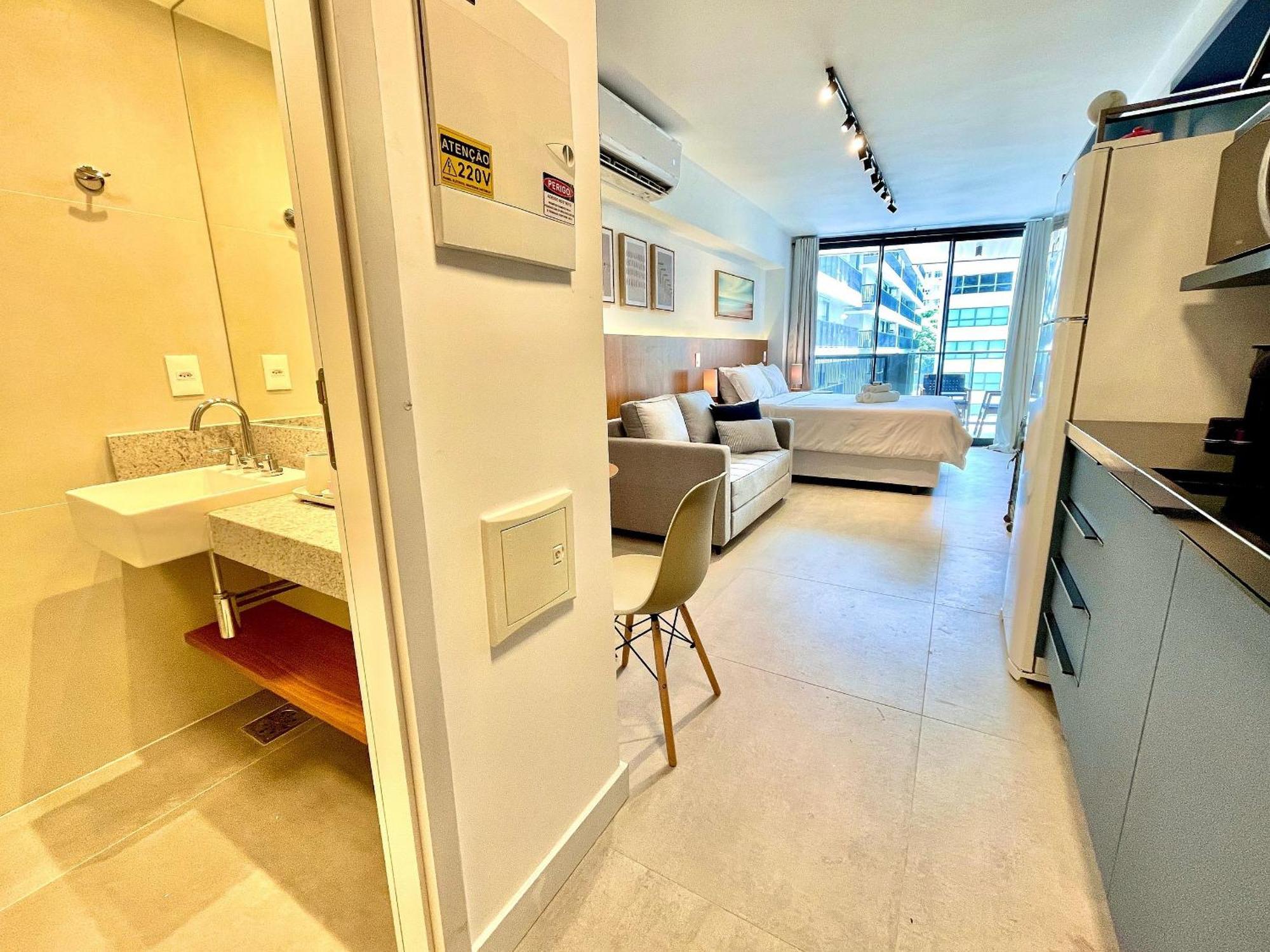 Apartamento Leblon - Moderno Com Piscina E Academia. *