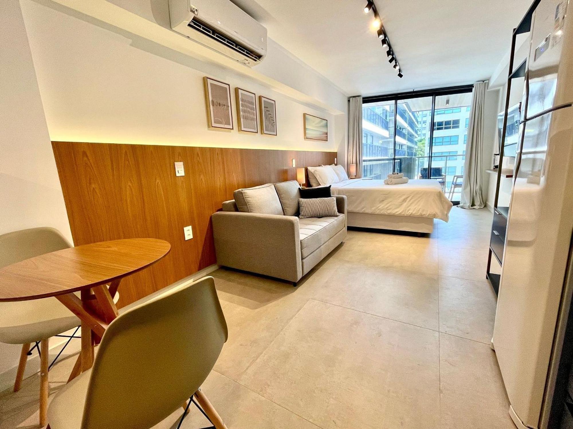 Apartamento Leblon - Moderno Com Piscina E Academia. *